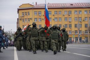 Игорь Комаров обратился с приветствием к участникам Парада Памяти в Самаре