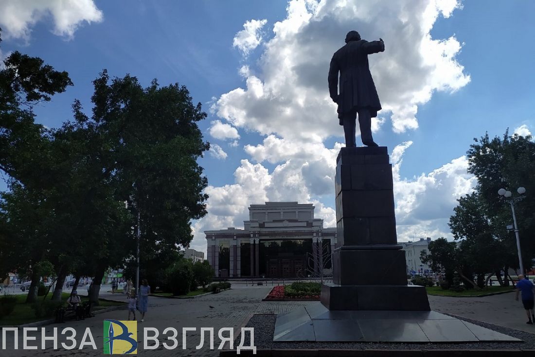 В Пензе обследуют памятники Ленину и Белинскому