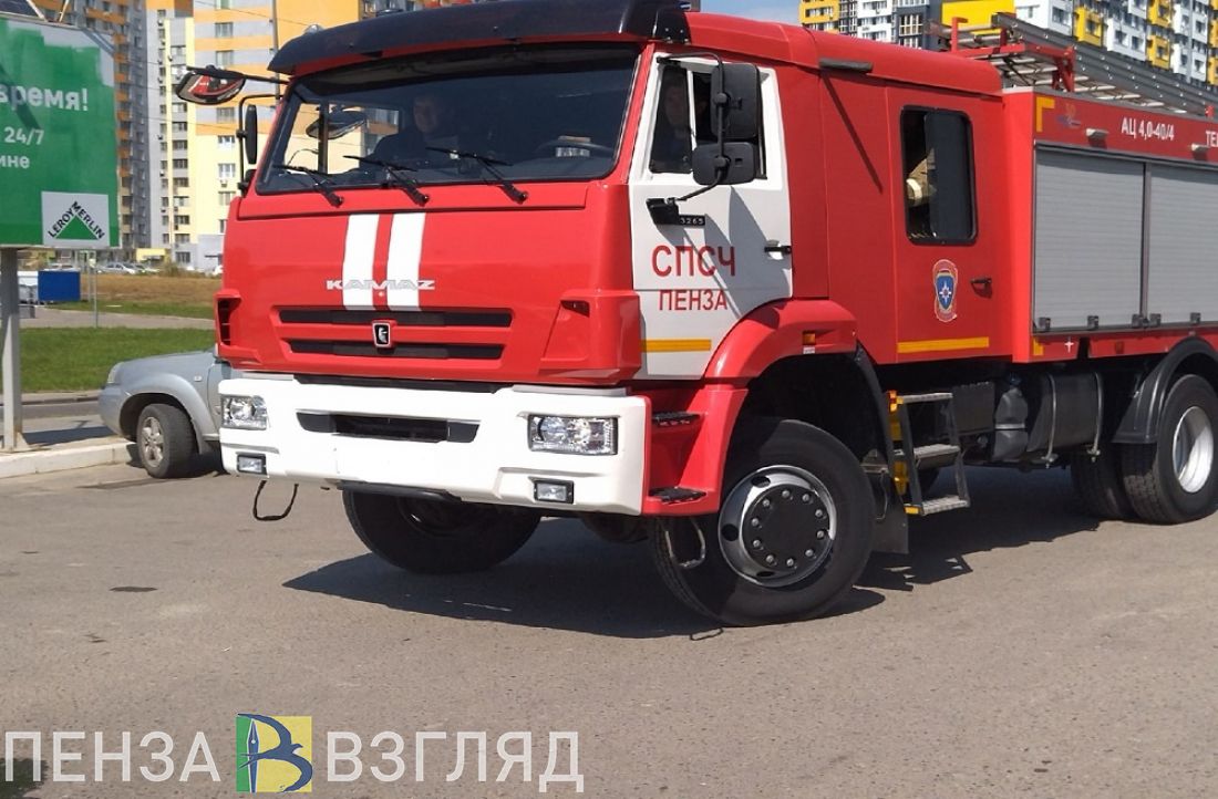 На улице Кронштадтской в Пензе при пожаре спасли женщину