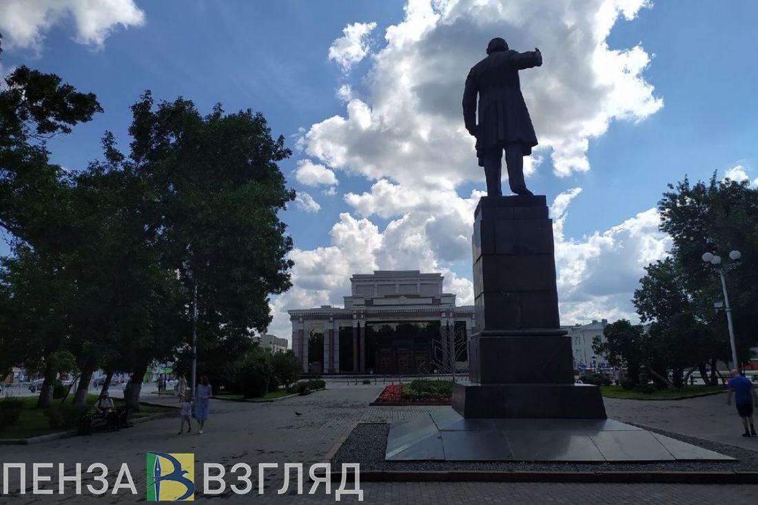 Пензенца возмутил новый стиль городских лавочек и их отсутствие в сквере Белинского