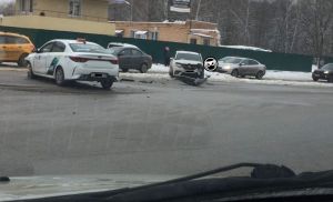 Возле кладбища в Пензе случилось ДТП с участием такси