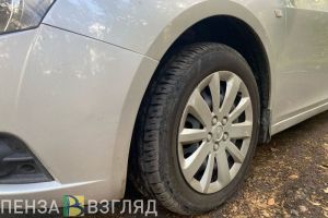 В селе под Пензой самостоятельно уехавший с парковки автомобиль сбил своего водителя