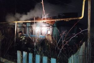Пожар в Сурске: в горящем доме может находиться ребенок