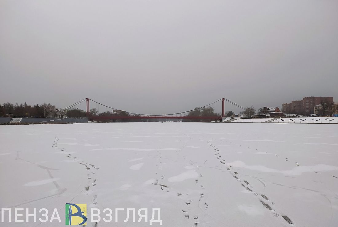 На пензенских водоемах измерили толщину льда