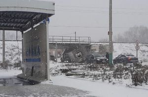 У моста «Винни Пуха» в Пензе образовалась пробка из-за застрявшего грузовика