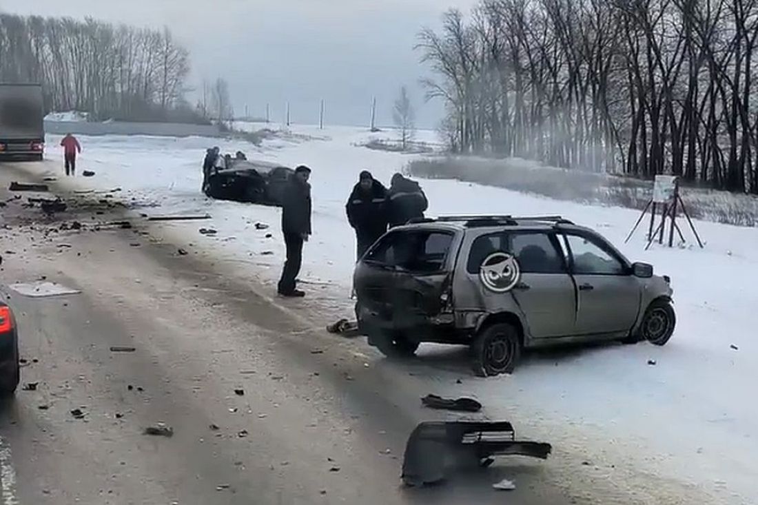 На трассе около села Вирга в Пензенской области разбились два автомобиля