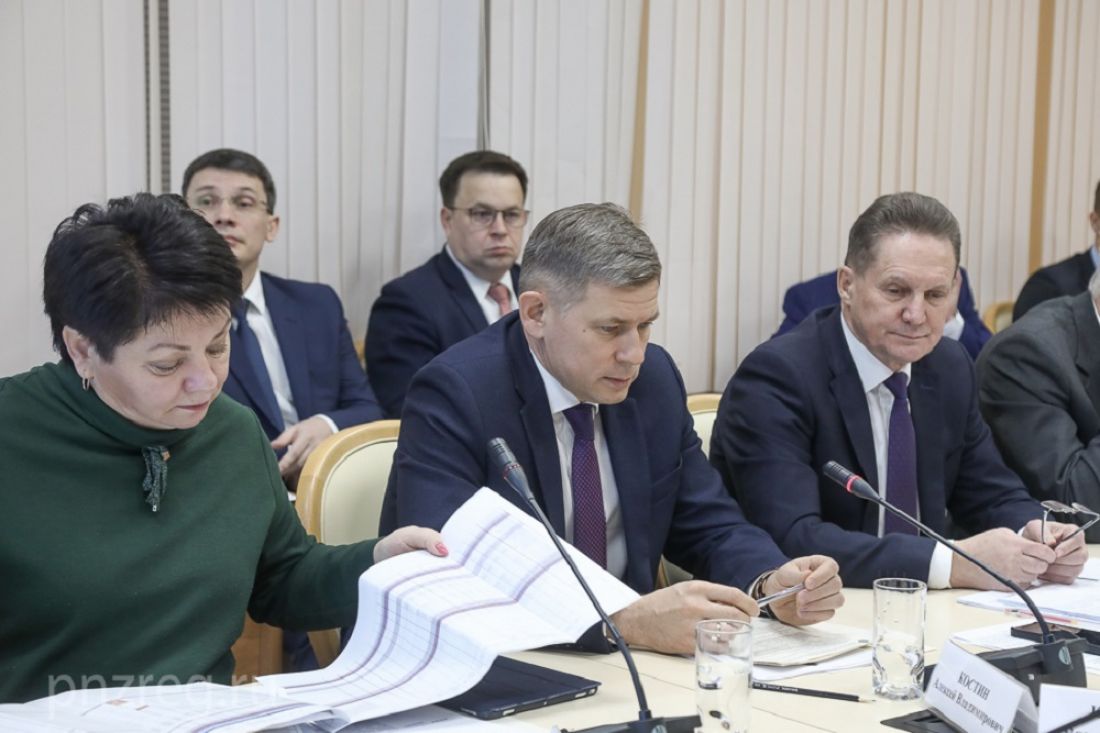 В пензенском правительстве обсудили готовность к заключению контрактов по госпрограммам