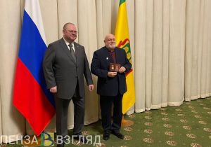 Олег Мельниченко вручил пензенцам ведомственные и региональные награды