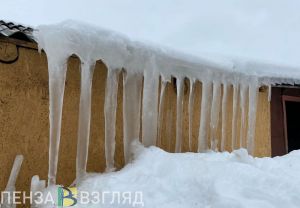 Пензенцев предупреждают об опасности сосулек