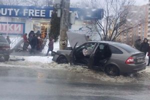 К месту аварии на Тернопольской улице в Пензе прибыла машина реанимации