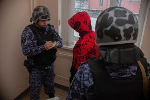 На Ударной улице в Пензе мужчина бил сожительницу по голове
