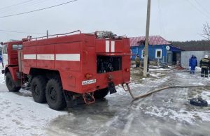 Появились фото с места пожара в Пензенской области, где погибли двое