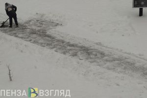 В Пензе назвали дату очистки от снега тротуара, ведущего к детскому саду