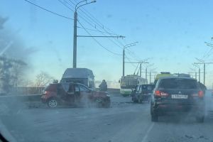 Серьезная авария произошла на Сурском мосту в Пензе