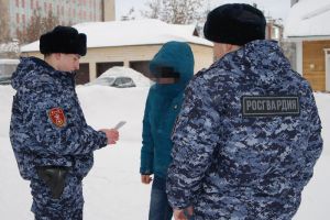 Потерял ориентацию: пензенские росгвардейцы помогли глухонемому пенсионеру вернуться домой