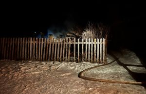Появились фотографии с места смертельного пожара в пензенском селе