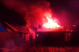 В Тамале при пожаре с обрушением кровли погиб мужчина