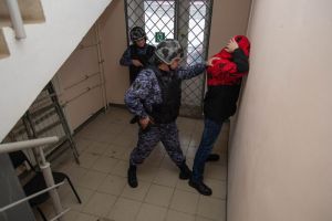 В Пензе задержали парня, который размахивал ножом в магазине