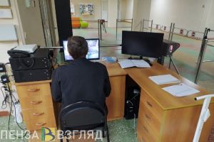 В Кузнецке охранник задержал пьяного мужчину, ворвавшегося в школу