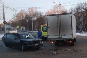 «Скорая помощь» приехала на место аварии с пострадавшими в Пензе