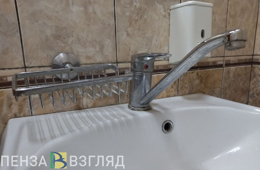 Из-за порыва трубы жители ул. Суворова в Пензе остались без воды
