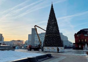 Стало известно, когда с площади Ленина в Пензе уберут елку