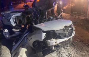 В Пензе после аварии на улице Аустрина тело погибшего деблокировали спасатели