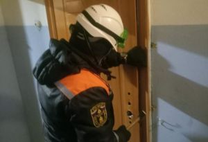 Спасателям пришлось трижды вскрывать двери в квартиры пензенцев