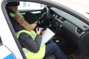 Пензенские школьники вместе с инспекторами ДПС призвали пешеходов соблюдать ПДД