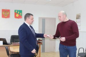 Глава администрации Сердобского района вручил медаль сержанту Олегу Родионову