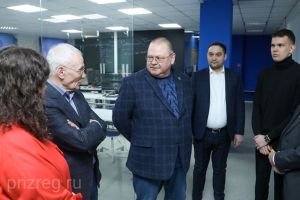В Пензе сенатор Григорий Рапота посетил «Кванториум НЭЛ» и ПГУ