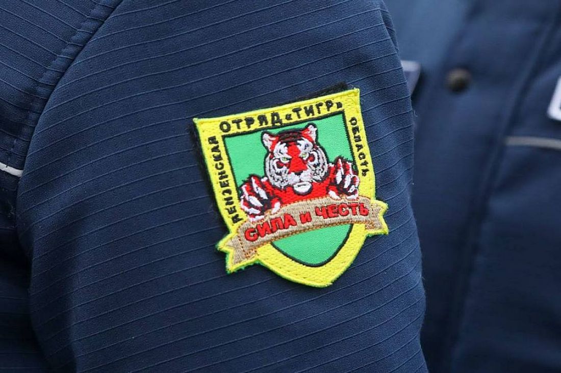 В Каменке вручили форму бойцам отряда содействия полиции «Тигр»