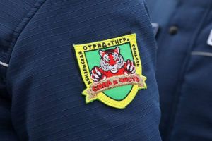 В Каменке вручили форму бойцам отряда содействия полиции «Тигр»