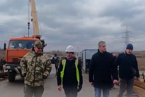 Мельниченко посетил ДНР, где пензенские специалисты восстанавливают мост через р. Калку