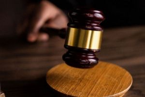 20-летнего жителя Кузнецкого района осудили за организацию сельского игорного клуба