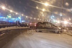 На Арбековском путепроводе в Пензе в аварию попали три автомобиля