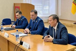 В Заречном представили нового прокурора