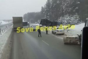 На трассе М-5 в Пензенской области фура слетела с дороги