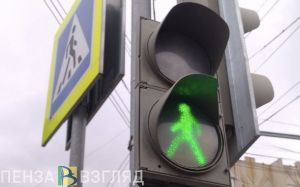 В Пензе «Форд» сбил женщину и врезался в забор