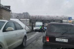 Из-за аварии под пензенским «мостом Винни Пуха» на Бугровке образовалась пробка