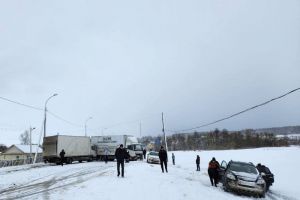 Опубликованы фото с места жесткой аварии на трассе «Урал» в Пензенской области