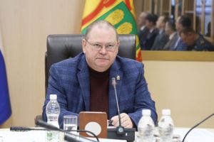 Мельниченко поручил оперативно реагировать на сообщения о подтоплениях