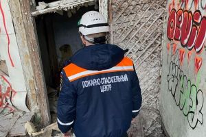 Пензенские спасатели извлекли тело погибшего из полуразрушенного здания