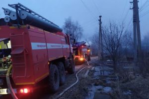 В селе под Пензой потушили дом и баню