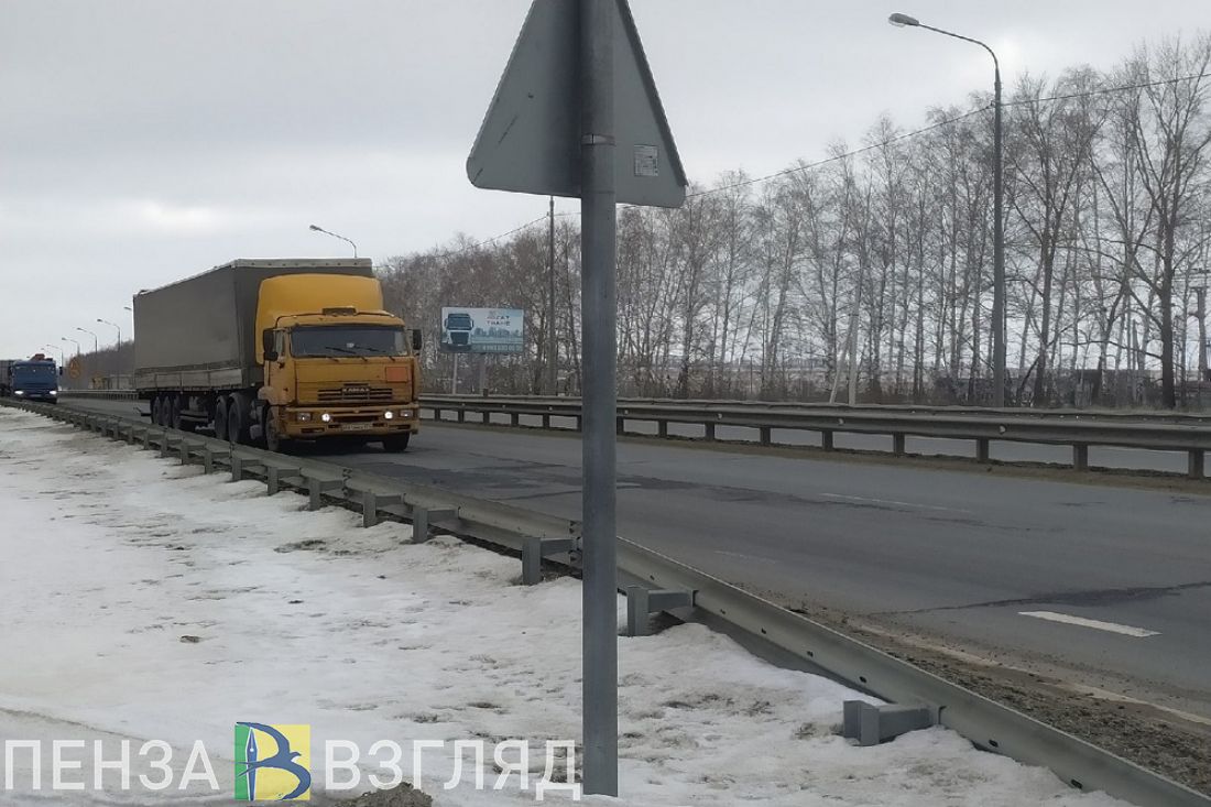 В Белинском районе грузовик улетел в кювет