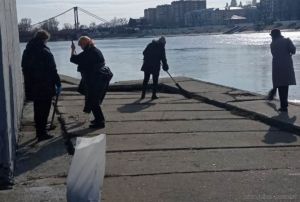 С набережной Суры в Пензе собрали 25 мешков мусора