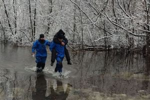 В Пензе спасли отрезанного водой от суши сторожа пляжа