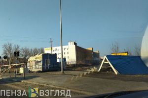 Появились новые фото и видео с места разрушения поста дежурного на железной дороге в Пензе