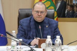 Олег Мельниченко поблагодарил сенатора Николая Кондратюка за поддержку интересов региона