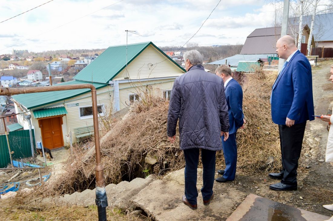 В Пензе сточные воды разрушают дома на улице Верхне-Вишневой